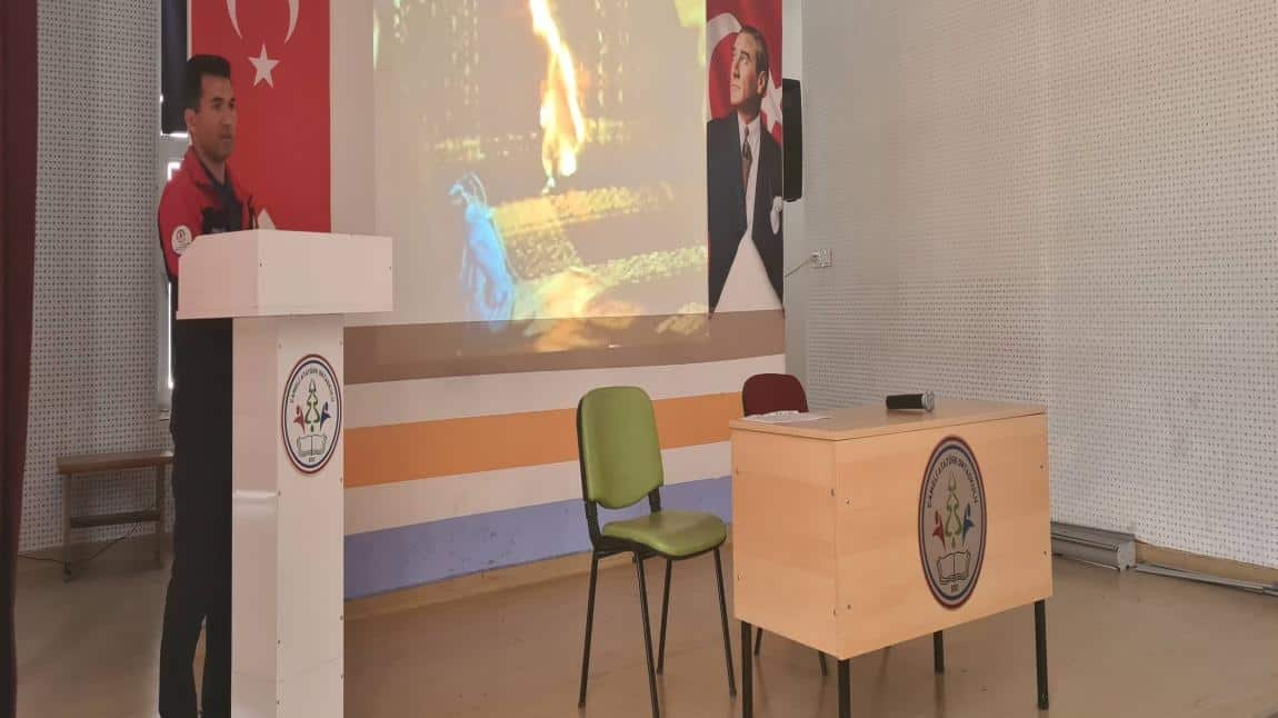 ÖĞRENCİLERİMİZ DEPREM ve YANGIN KONULARINDA BİLGİLENDİRİLDİ